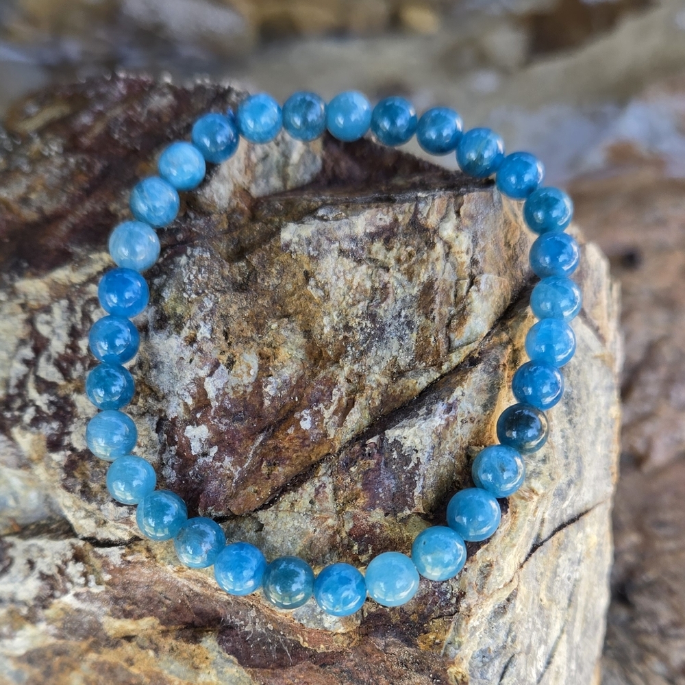 Reiki Charged And Cleansed Blue Apatite 6mm Crystal Bracelet